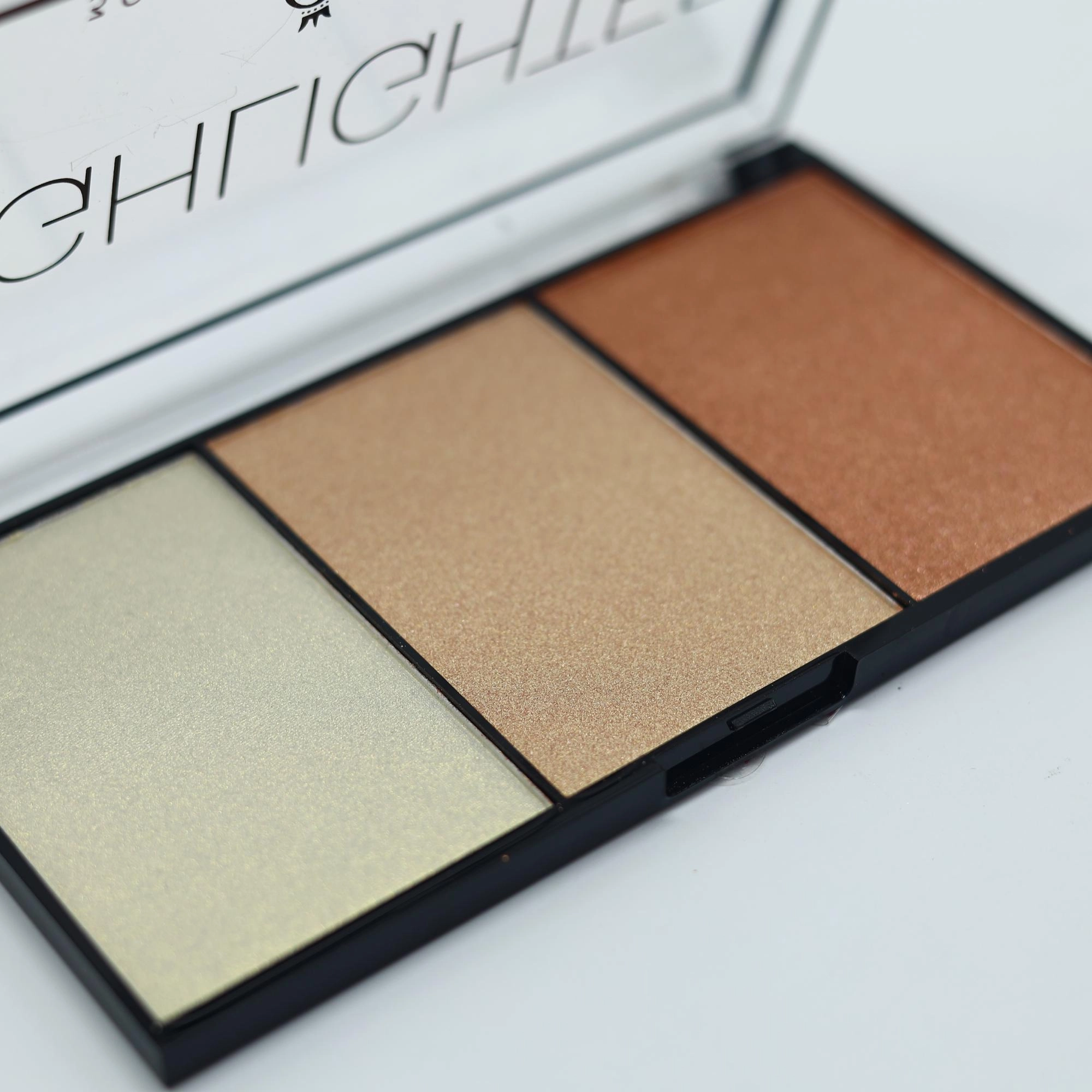 Highlighter Queen 3colors 22g e1875 01 Highlighter queen Китай